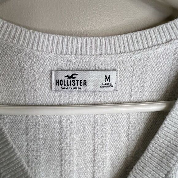 Hollister White Cardigan Size Medium Button Up - Picture 3 of 6